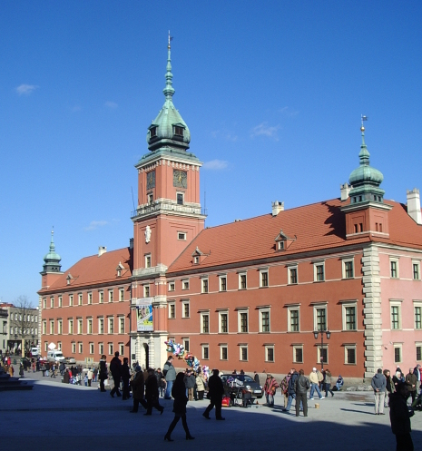 Kolorowa fotografia współczesna. Przedstawia Zamek królewski w Warszawie.