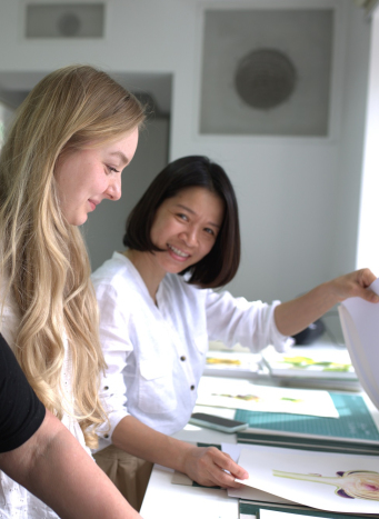 Zajęcia z ilustracji botanicznej, farby, rośliny